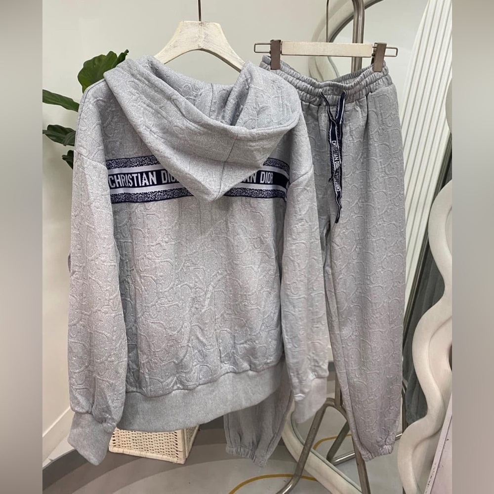 Women’s two piece tracksuit set